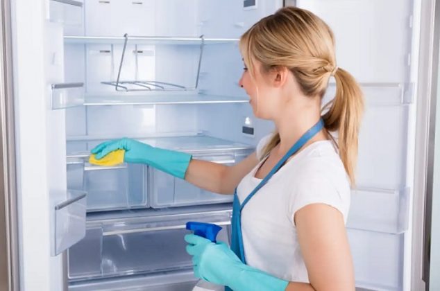 6 errores al limpiar el refrigerador que lo están dañando