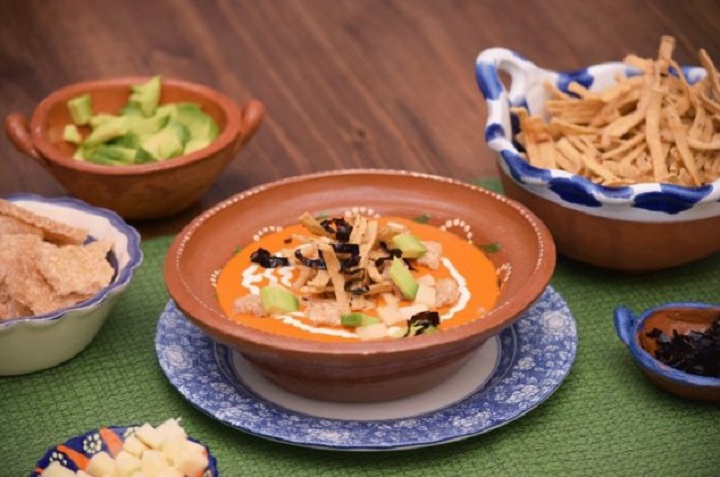 Sopa de tortilla cremosa ¡Fácil y deliciosa!