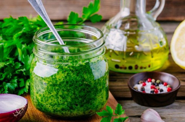 Cómo hacer una vinagreta de cilantro para acompañar tus comidas