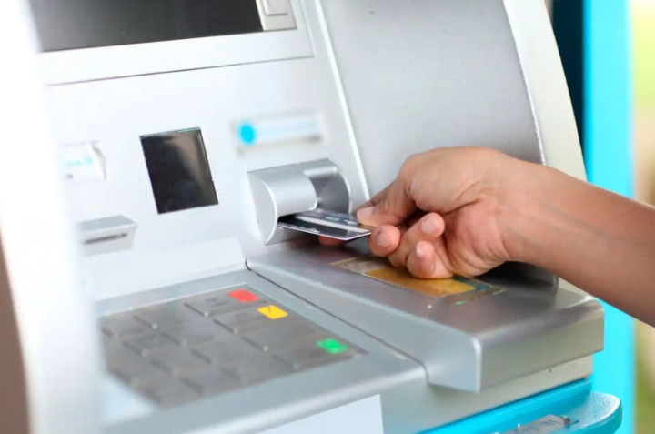 adiós a los cajeros automáticos