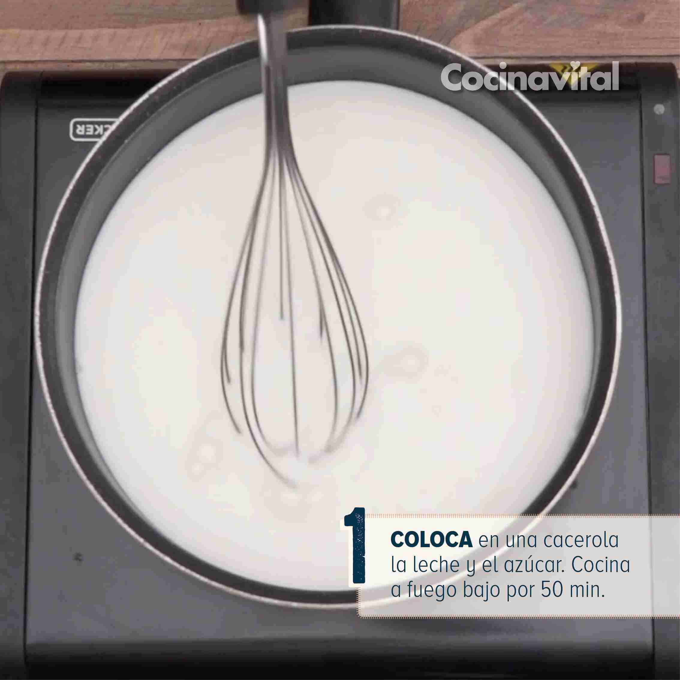 Cocina el azúcar y la leche