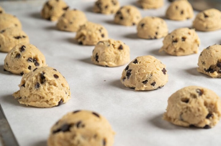 ¿Cómo preparar galletas de chispas de chocolate con harina de hot cakes?