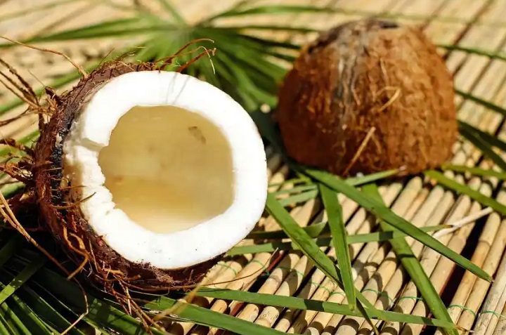 Ingredientes para una limonada de coco