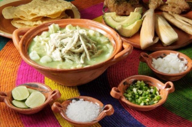 Guerrero a tu mesa, prepara el tradicional pozole verde