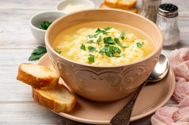 ¿Cómo preparar una deliciosa sopa de huevo en 3 pasos?