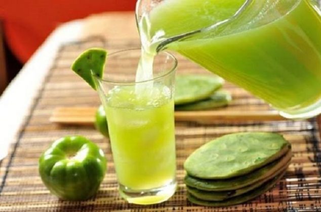 Aprende cómo hacer agua de nopal con piña para refrescarte