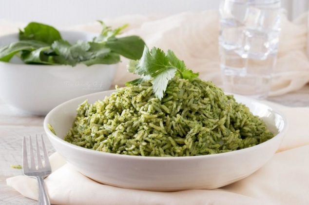 Aprende a preparar arroz verde con chiles poblanos ¡En 30 minutos!