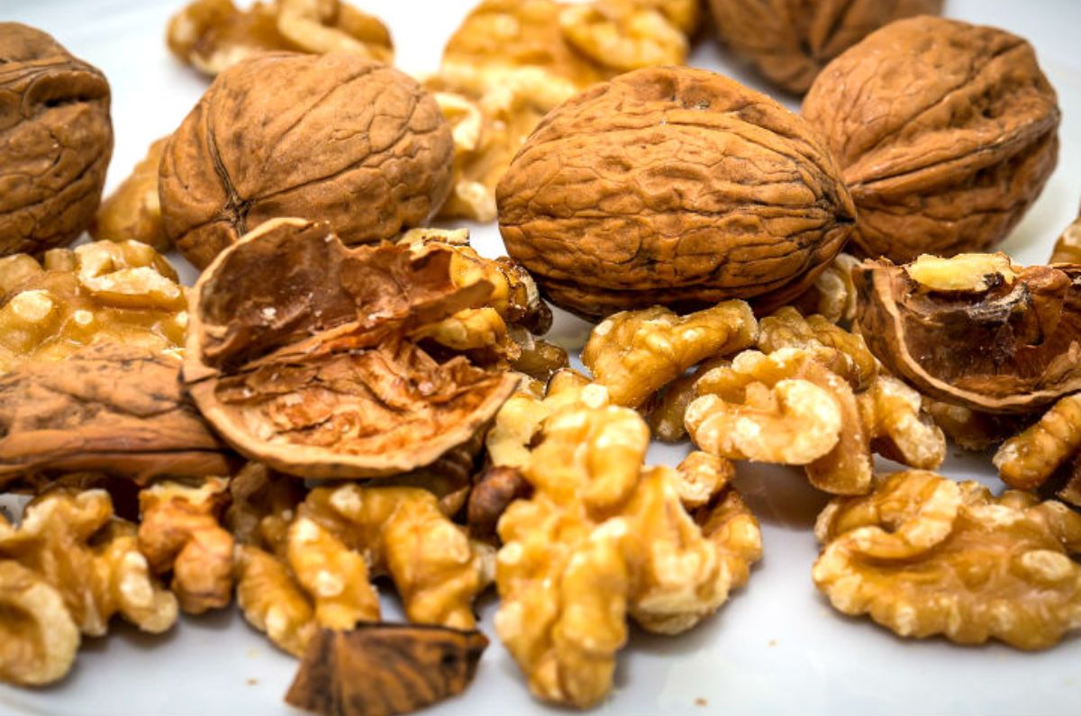 como limpiar nueces de castilla