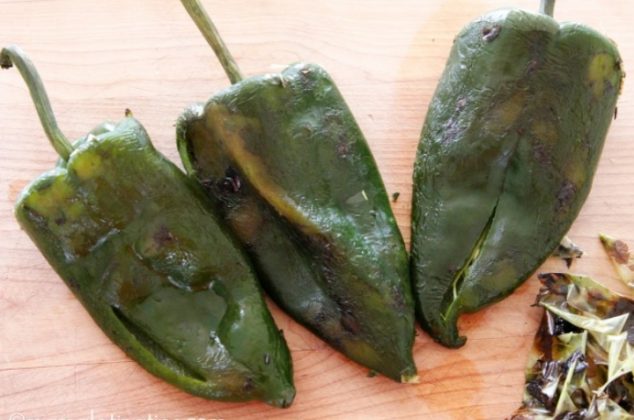 3 razones importantes para quitarle la piel a los chiles poblanos