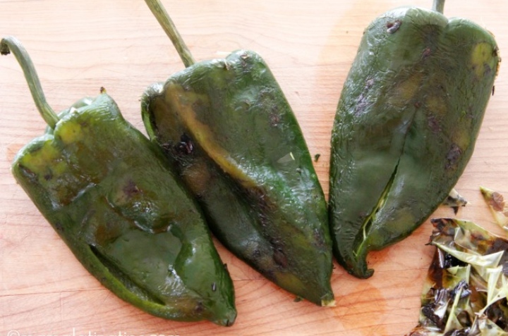 quitarle la piel a los chiles poblanos