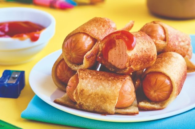 ROLLITOS DE PAN DE CAJA CON SALCHICHAS ¡CON 6 INGREDIENTES!