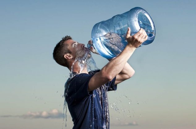 ¿Qué es la hiperhidratación, cuáles son los síntomas y cómo prevenirla?