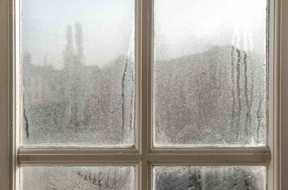 ¿Cómo quitar las marcas de agua de lluvia de las ventanas?