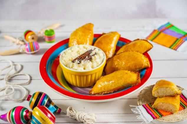 Empanadas de arroz con leche estilo Guerrero con 8 ingredientes