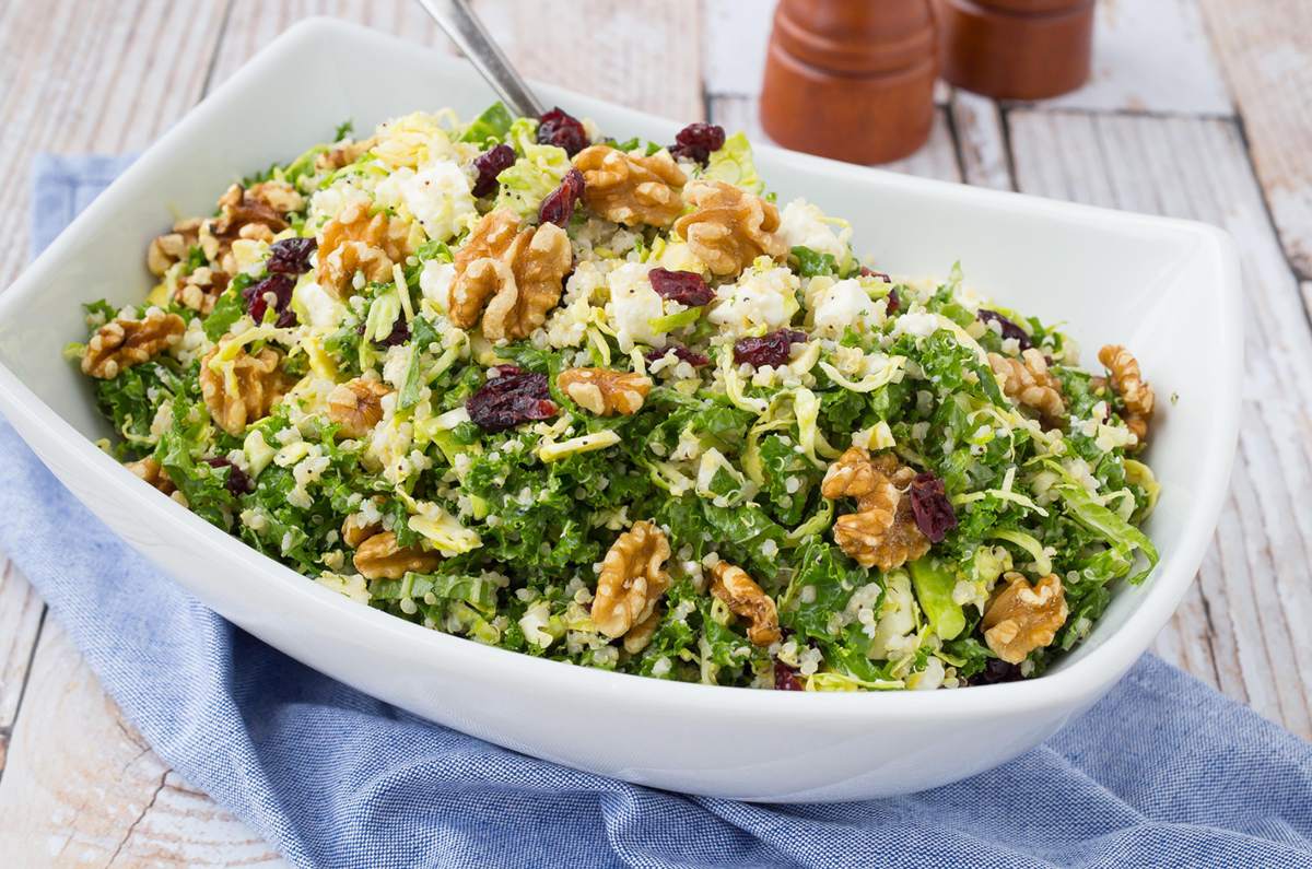 ensalada de kale con quinoa