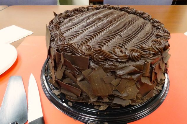 Conoce la receta secreta del pastel de chocolate del Costco