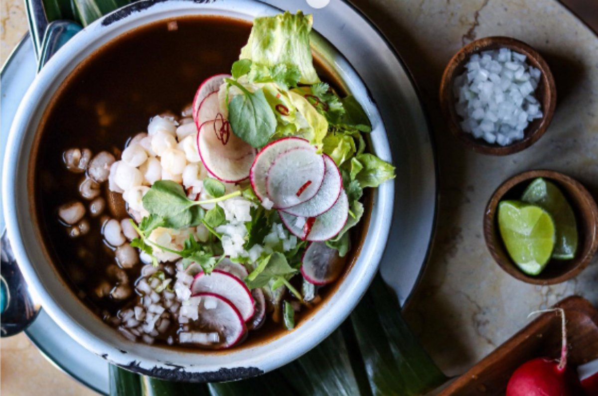 pozole negro ingredientes