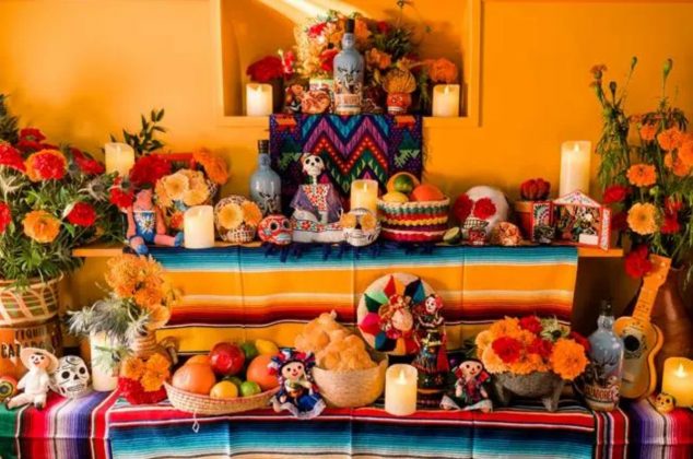 ¿Qué lleva un altar de muertos? La ofrenda se compone de 15 elementos