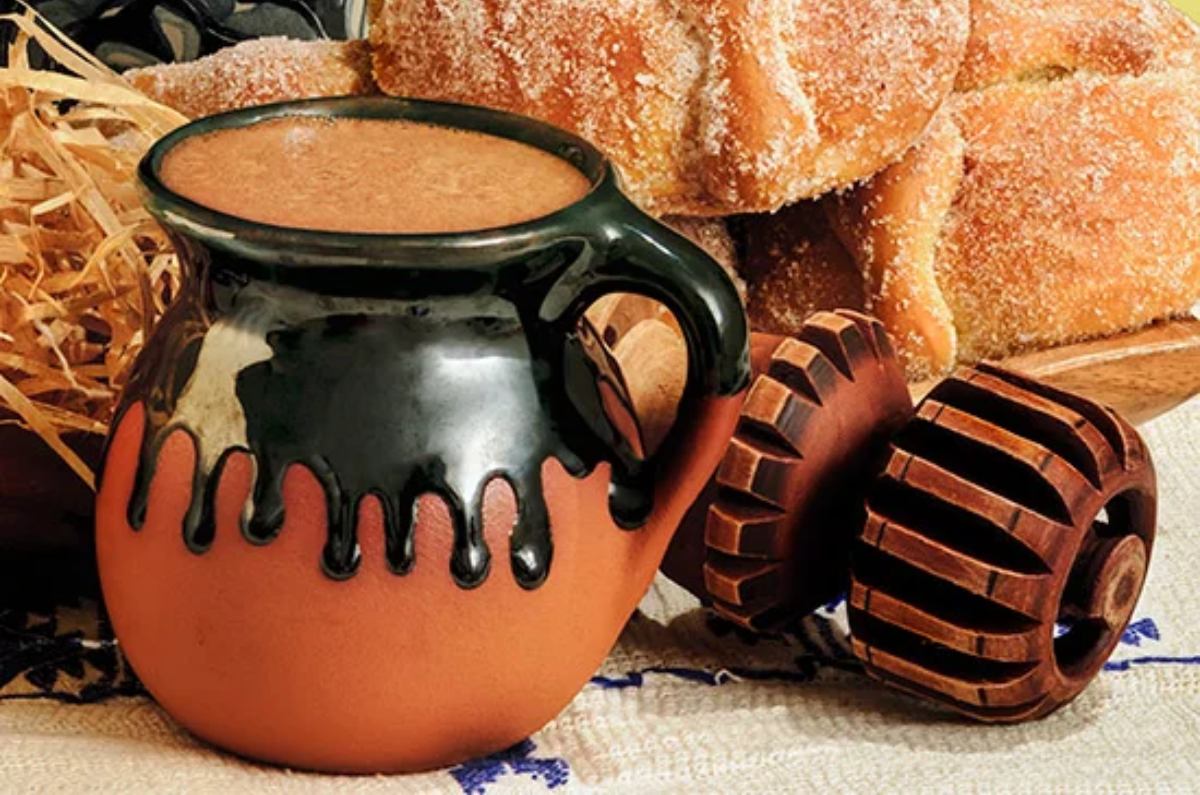 atole de pan de muerto