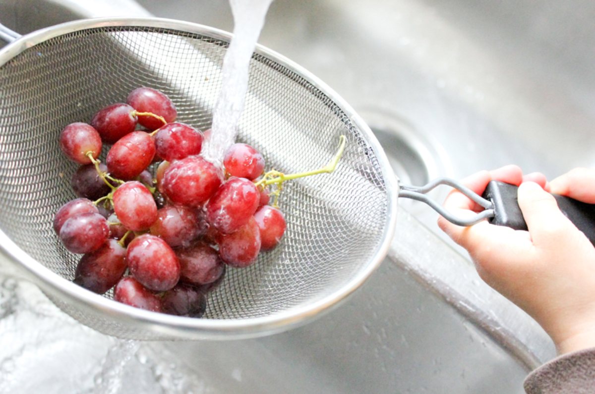 cómo lavar uvas 