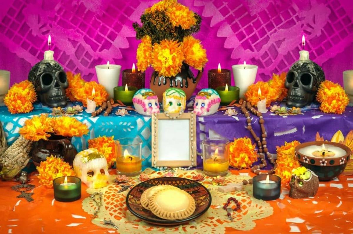 alimentos en una ofrenda de muertos