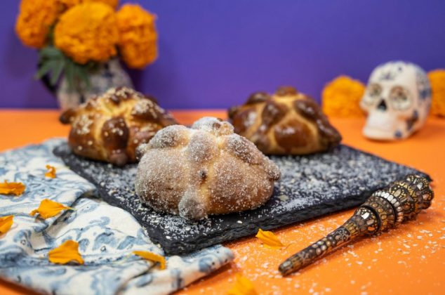 La mejor receta de pan de muerto tradicional ¡en 10 pasos!