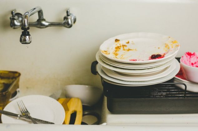 El truco de 2 minutos para evitar que los platos sucios se acumulen en tu cocina