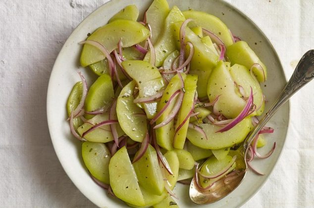 Prepara unos ricos chayotes con mantequilla, una guarnición fácil de hacer