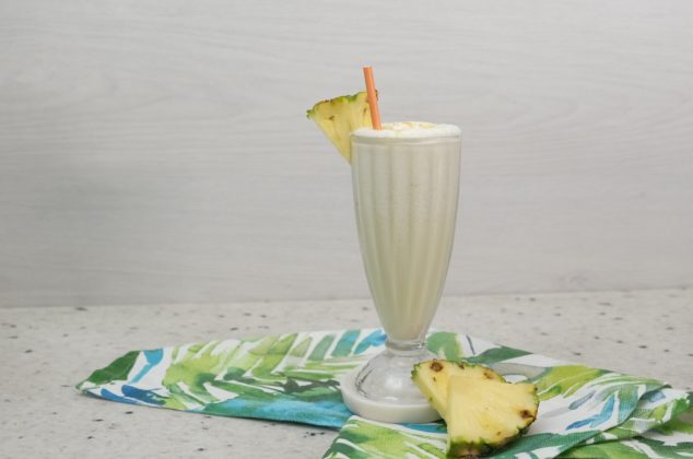 Cómo hacer deliciosa piña colada ¡en solo 5 minutos!