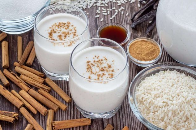 Prepara un delicioso atole de arroz sin leche con esta sencilla receta