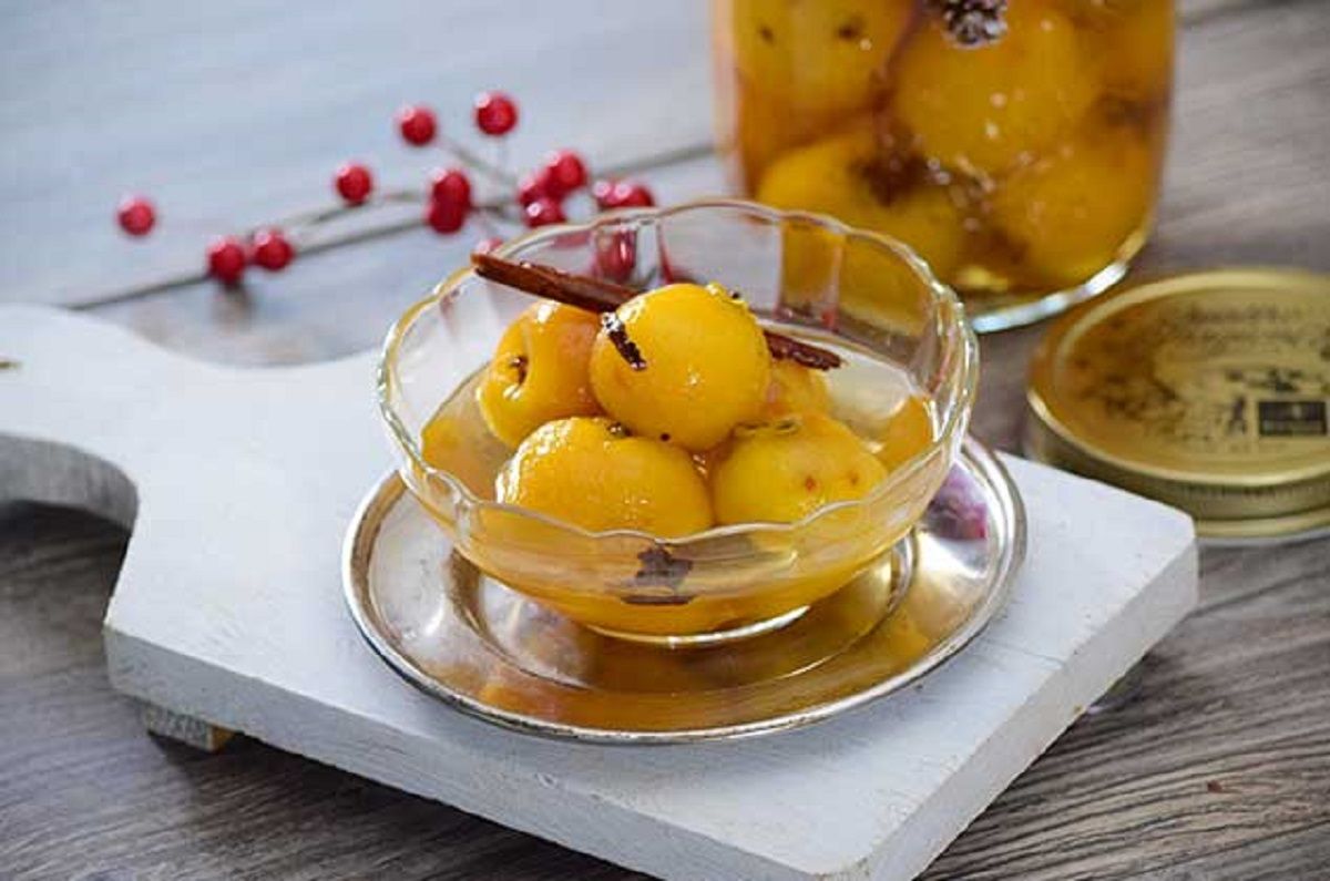 Prepara unos ricos tejocotes en almíbar con 4 ingredientes