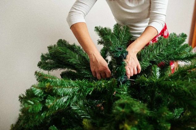 Cómo limpiar tu árbol de Navidad artificial con vinagre
