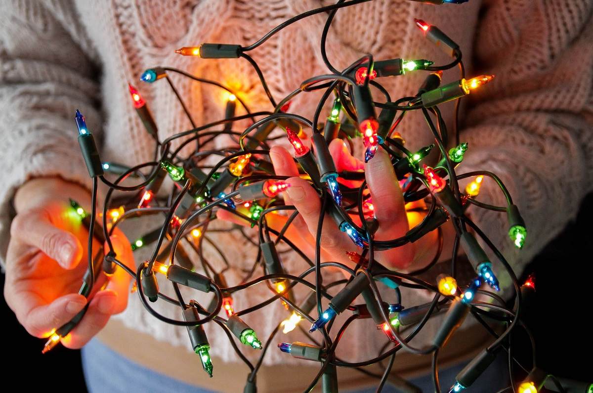 4 tips para arreglar luces navideñas
