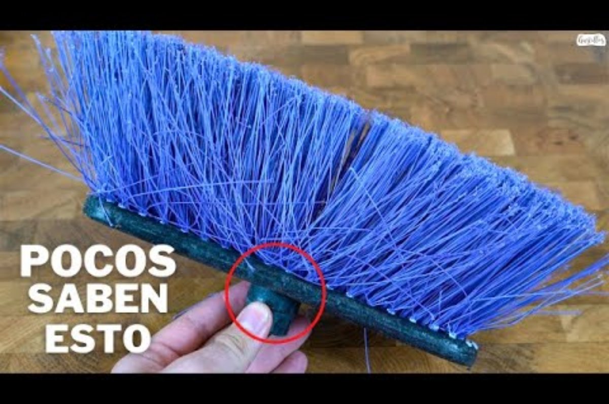 Truco para enderezar las cerdas de una escoba fácilmente