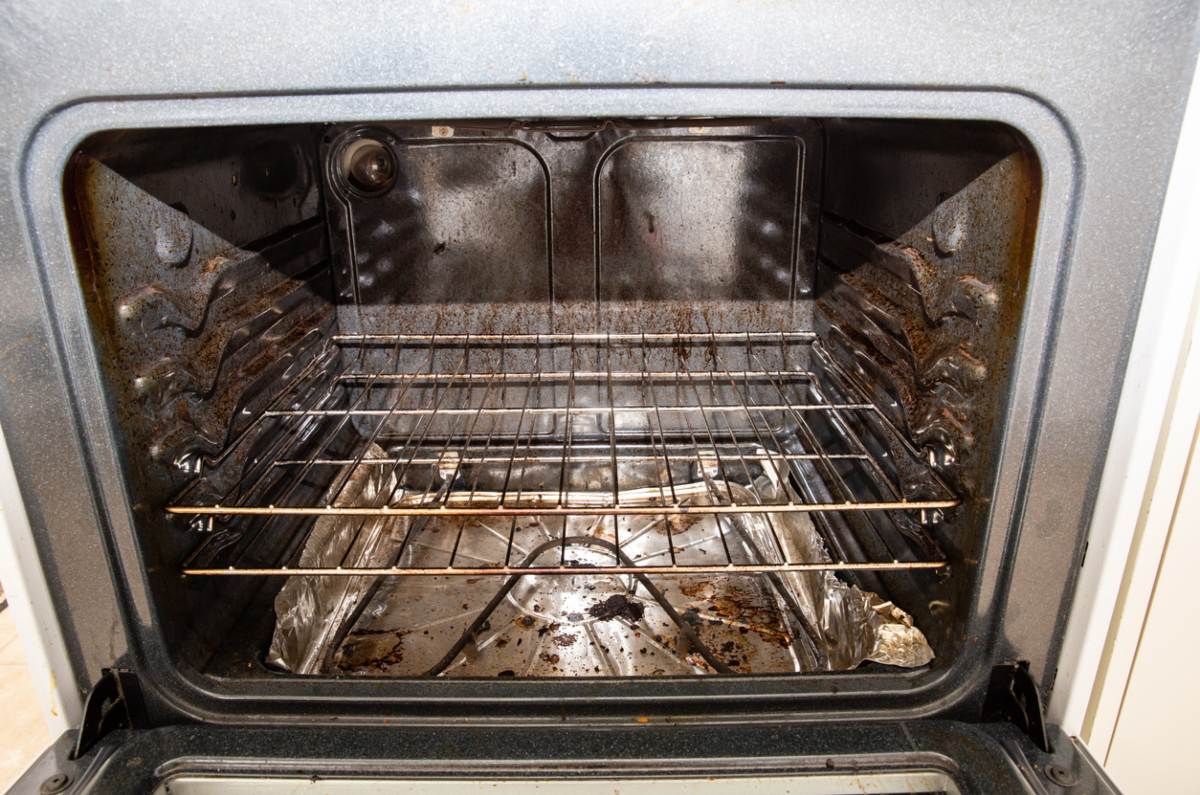 ¿Cómo limpiar el horno de la estufa? Hazlo en 6 sencillos pasos