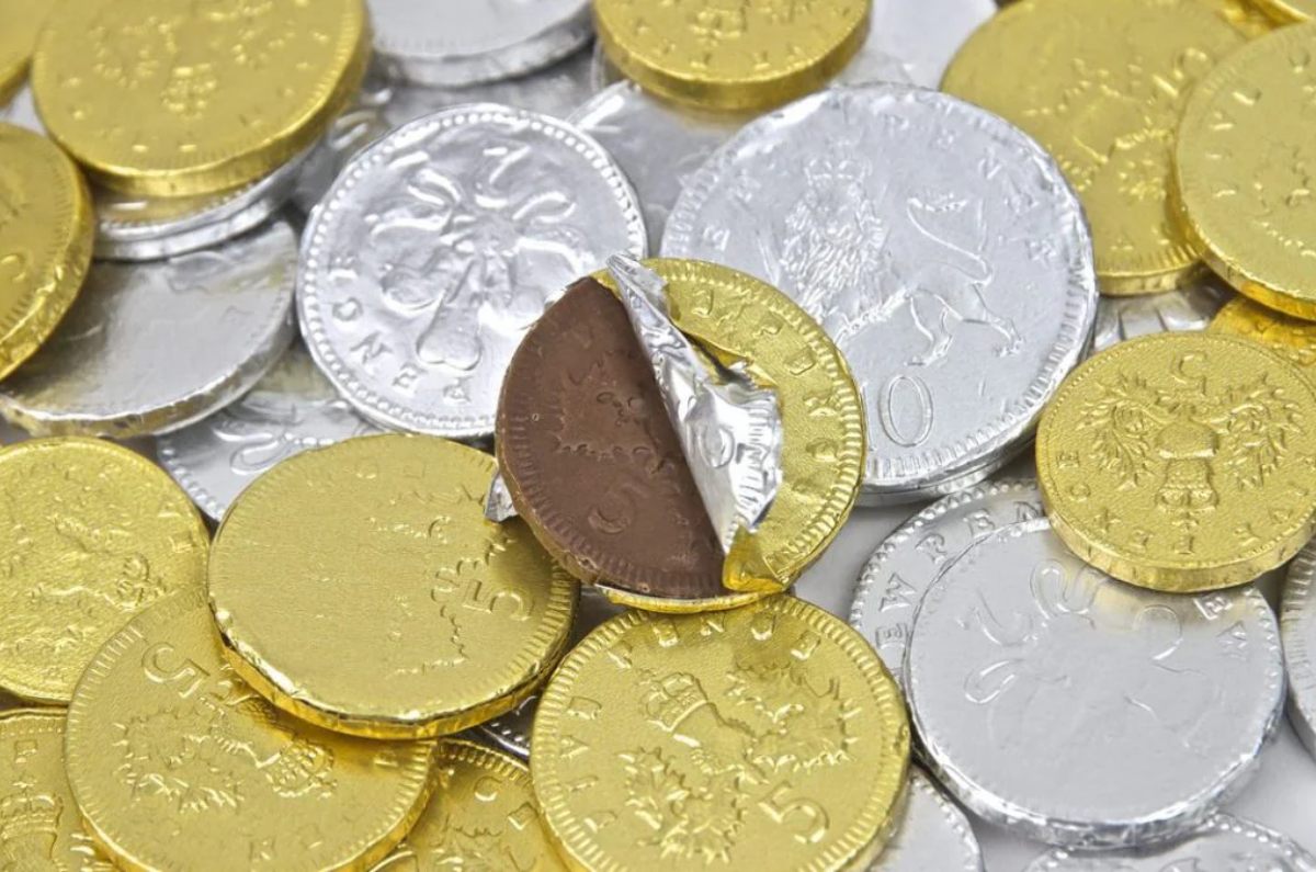 por que se regalan monedas de chocolate en navidad