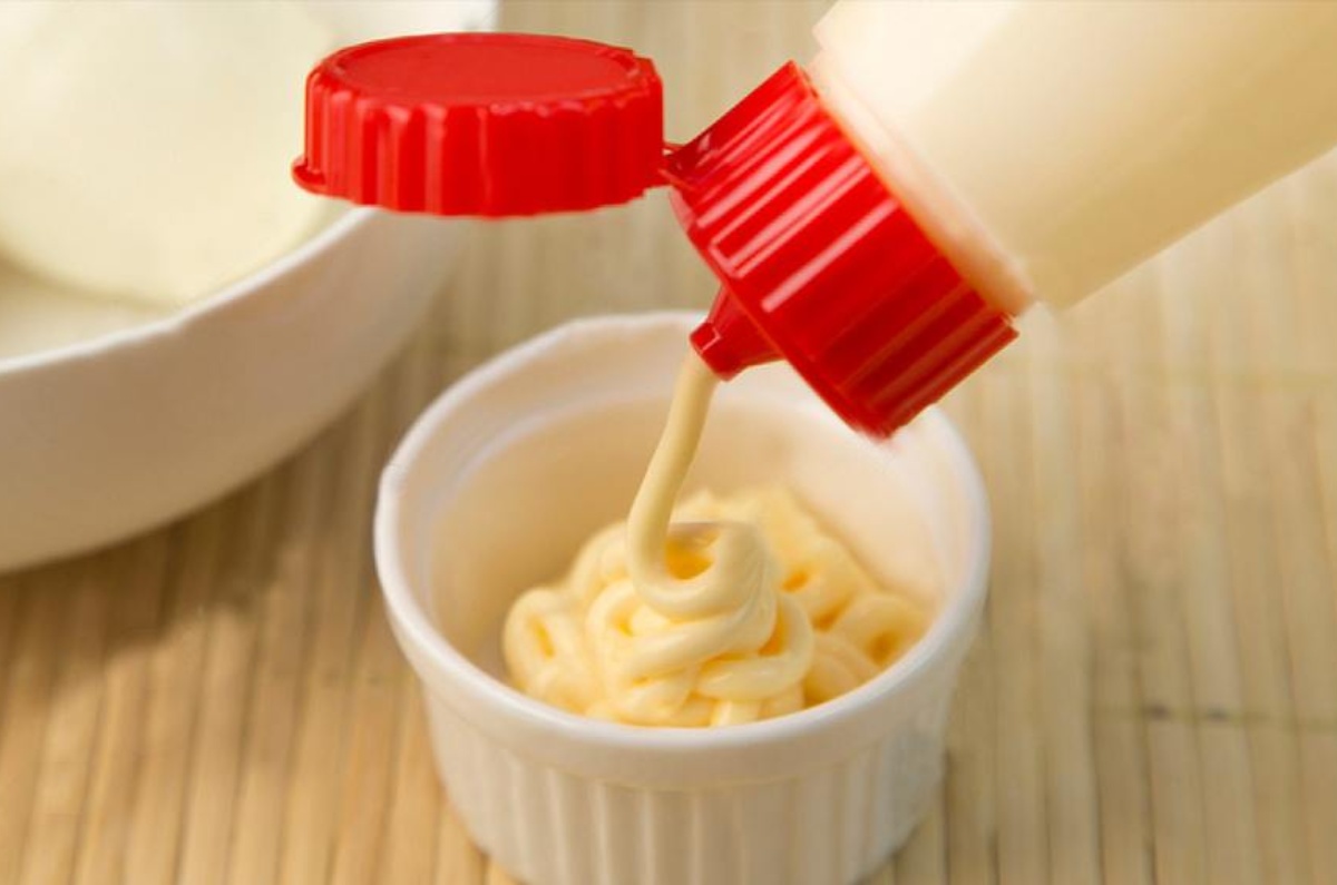 Mayonesa reducida en grasa “Kraft” 650g