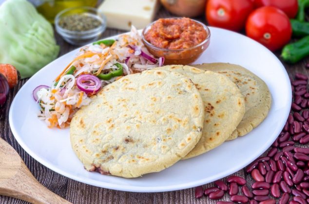 Receta de pupusas de frijol y queso ¡Con 6 ingredientes!