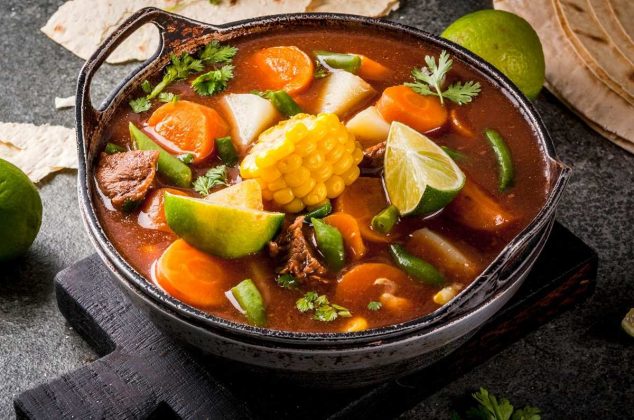 Descubre cómo preparar el tradicional mole de olla, galería paso a paso