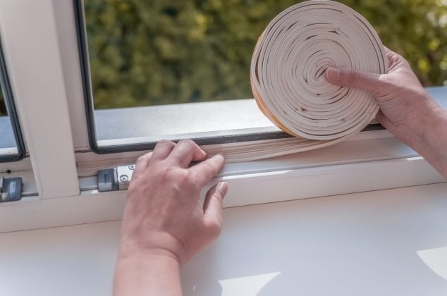 El truco para aislar ventanas del frío y evitar congelarte dentro de casa