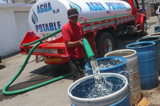 3 formas caseras de purificar el agua de pipa que viene sucia y no desinfectada