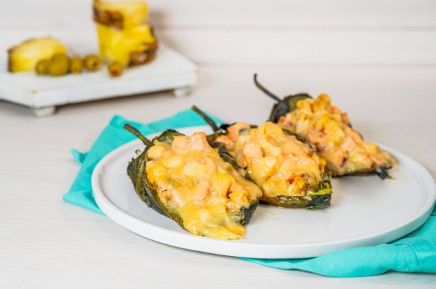 Chiles rellenos de alambre de salmón | Receta para Cuaresma