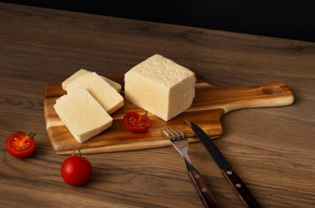 La mejor manera de cortar queso, ¡fácil y como un profesional!