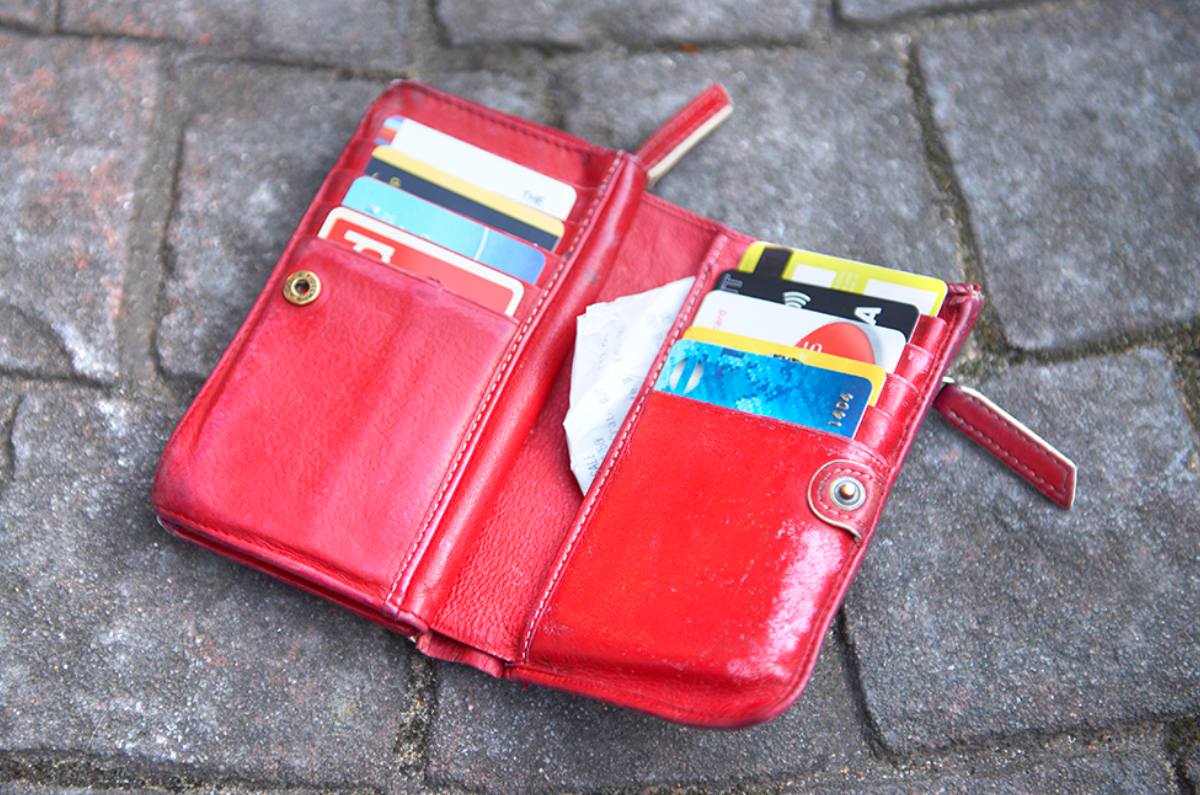 3 cosas y objetos que nunca debes llevar en la cartera