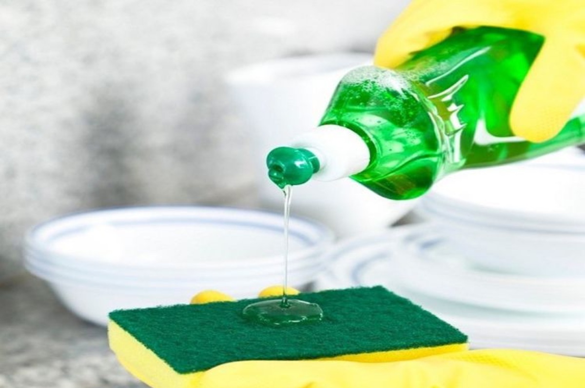 Jabón verde. Es un producto con etiqueta eco que tampoco lleva colorantes ni perfumes, una nueva tendencia dentro de los productos ecológicos, pero su precio es desproporcionado pero tiene una mejor eficiencia de lavado. 