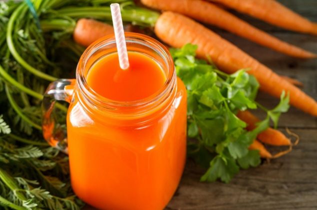 ¿Para qué sirve tomar jugo de zanahoria con limón en el día?