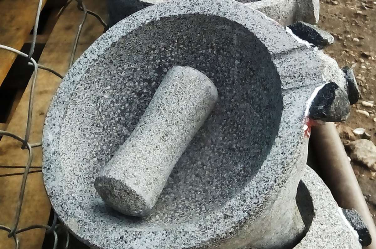 curar un molcajete