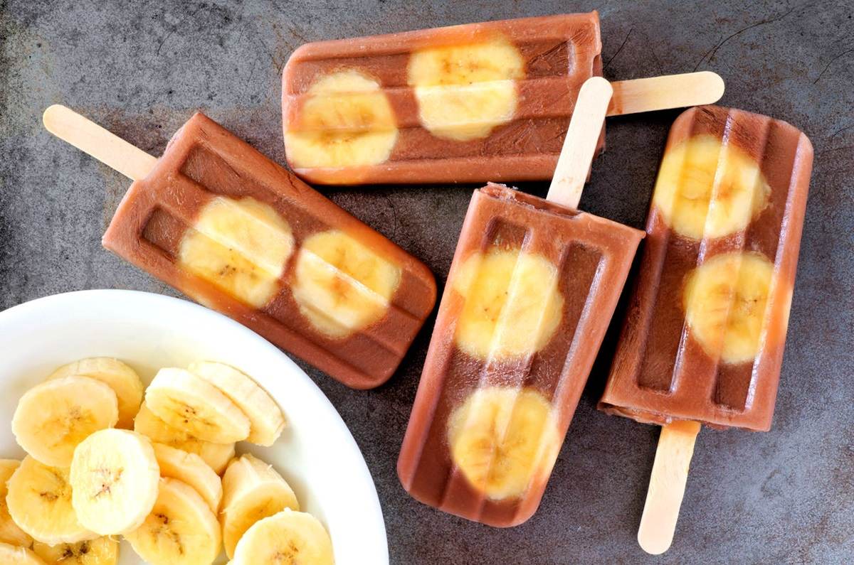 Paletas de chocolate con plátano con solo 4 ingredientes