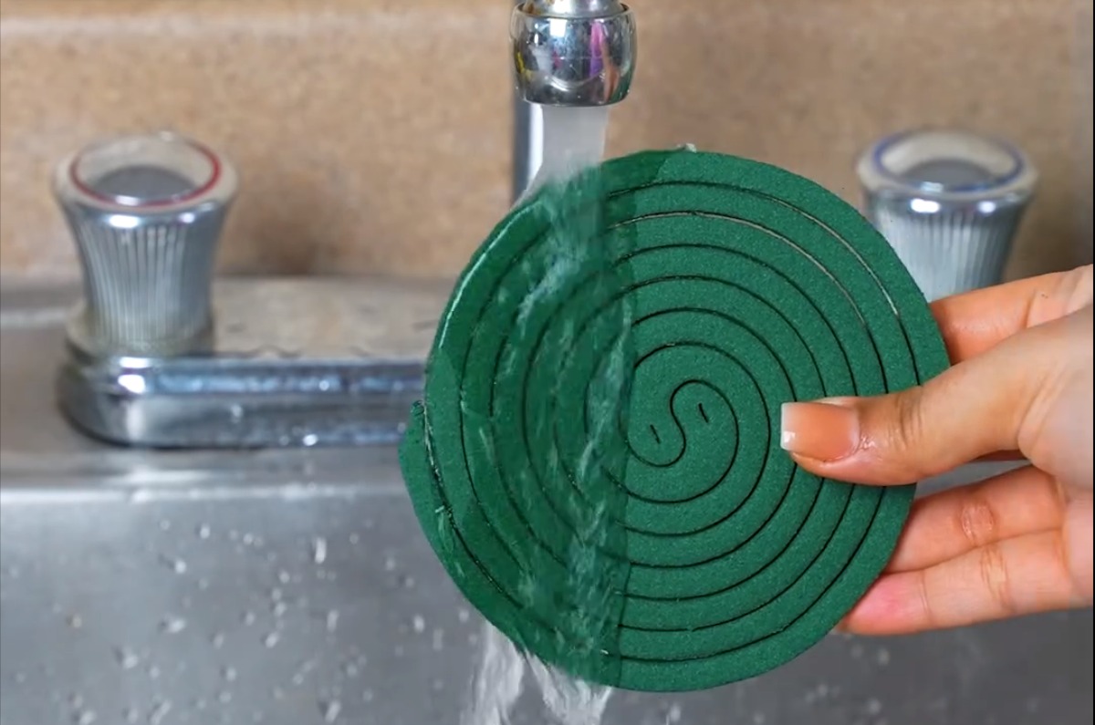 repelente espiral mata mosquitos con agua