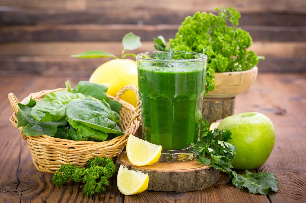 beneficios del jugo verde en ayunas